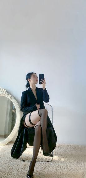 帅小伙和警官同性3p