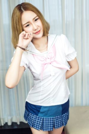 《年轻的女仆》在线观看